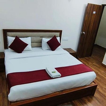Luxury Rooms In Safdarjung Enclave Near Aiims & Safdarjung Hospital New Delhi Bagian luar foto