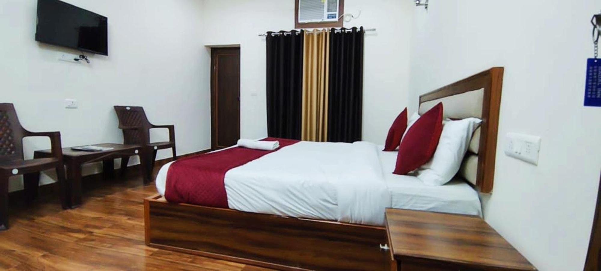 Luxury Rooms In Safdarjung Enclave Near Aiims & Safdarjung Hospital New Delhi Bagian luar foto
