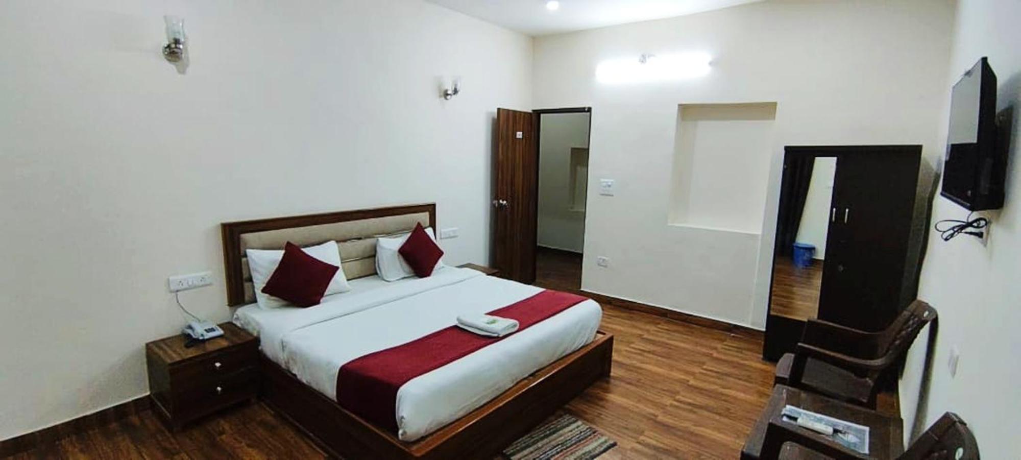 Luxury Rooms In Safdarjung Enclave Near Aiims & Safdarjung Hospital New Delhi Bagian luar foto