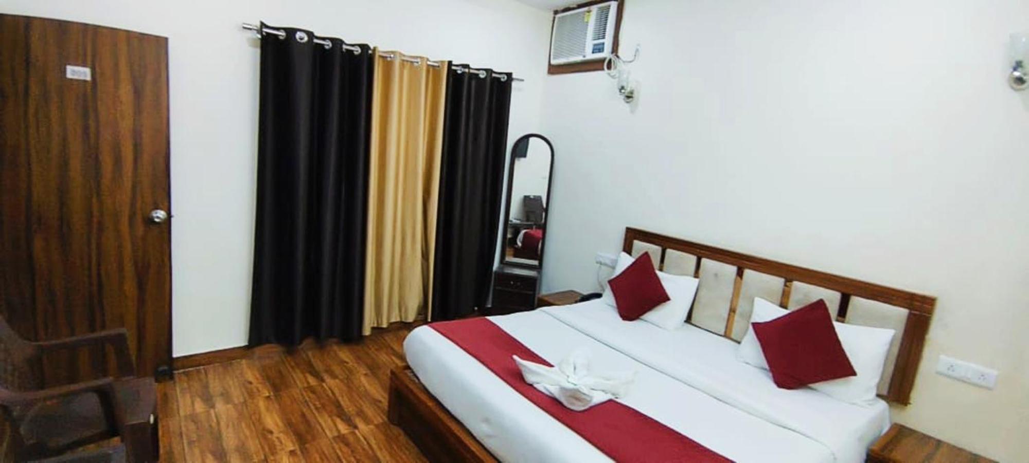 Luxury Rooms In Safdarjung Enclave Near Aiims & Safdarjung Hospital New Delhi Bagian luar foto