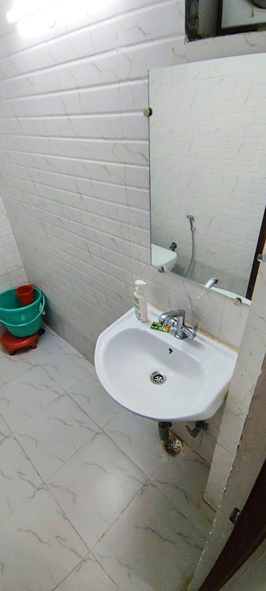 Luxury Rooms In Safdarjung Enclave Near Aiims & Safdarjung Hospital New Delhi Bagian luar foto